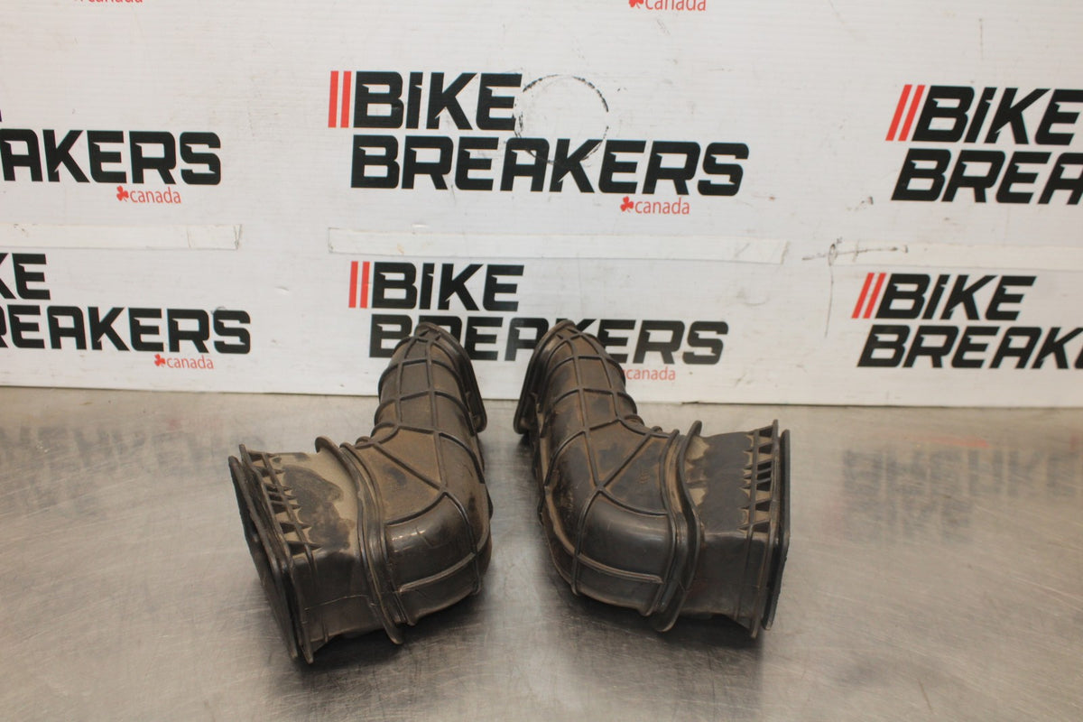 04-05 KAWASAKI NINJA ZX10R RIGHT LEFT AIR INTAKE DUCTS BB931
