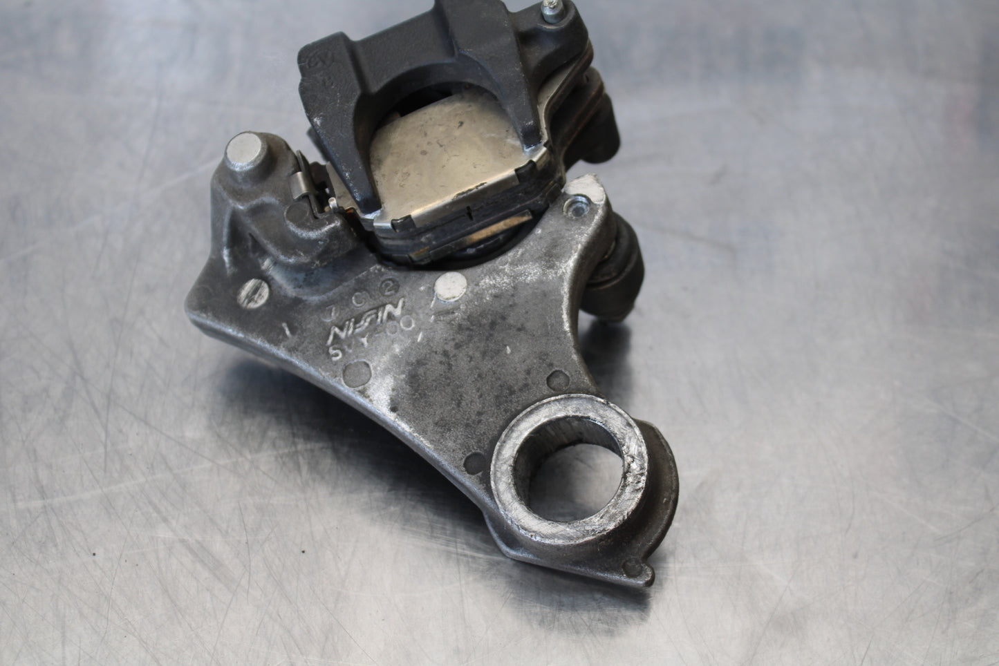 07-08 YAMAHA YZF R1 REAR BACK BRAKE CALIPER W MOUNT BRACKET BB160