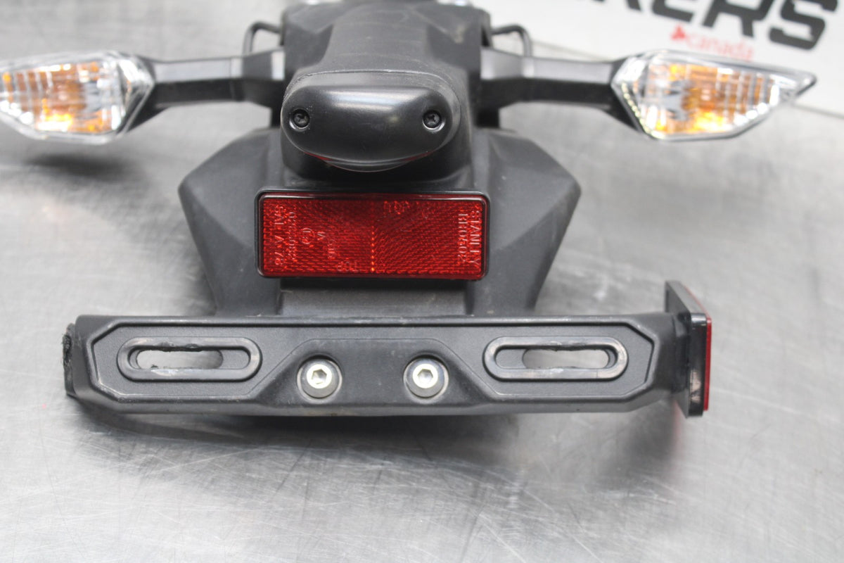 18-26 KAWASAKI Z400 REAR BACK FENDER MUD GUARD BB852