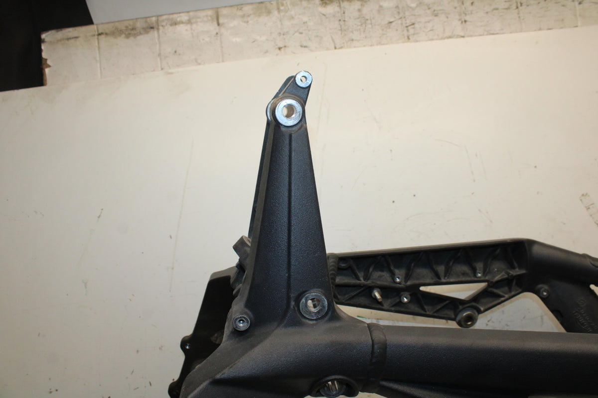 07-08 TRIUMPH DAYTONA 675 FRAME CHASSIS BB685