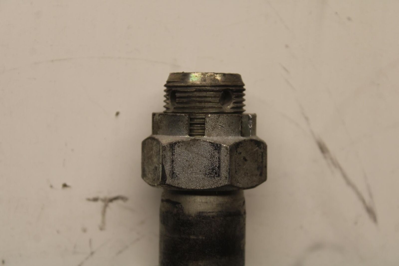 09-12 KAWASAKI NINJA ZX6R REAR AXLE WHEEL RIM PIVOT BOLT AXEL 41068-0613 BB640