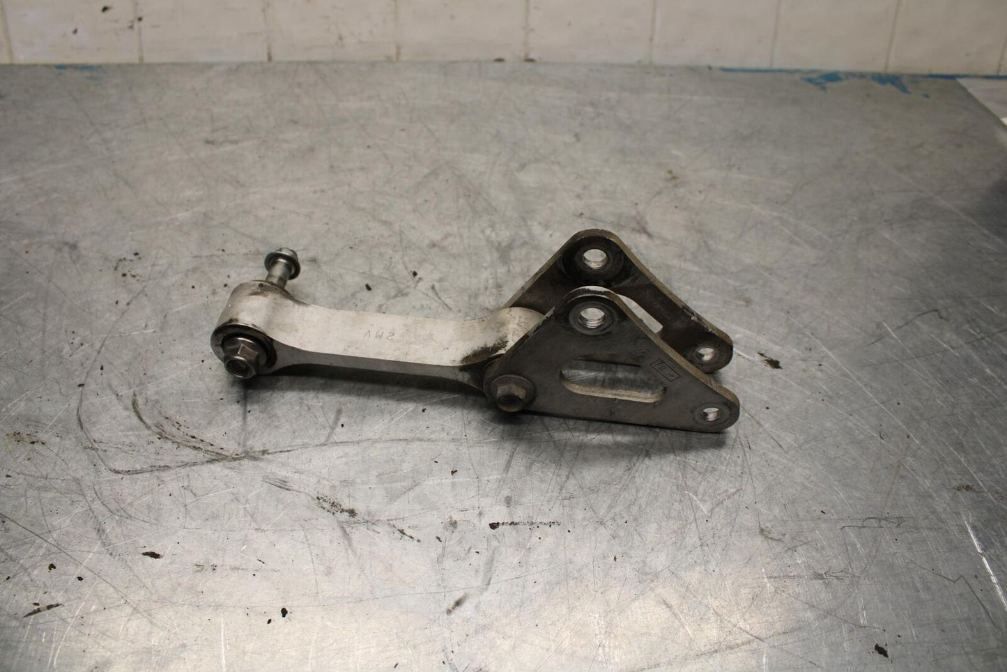 09-16 SUZUKI GSXR1000 REAR DOGBONE SHOCK LINKAGE LINK BB439 