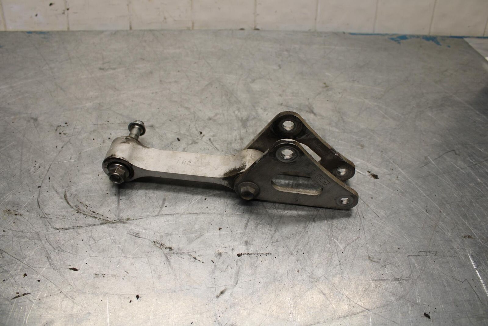 09-16 SUZUKI GSXR1000 REAR DOGBONE SHOCK LINKAGE LINK BB439 
