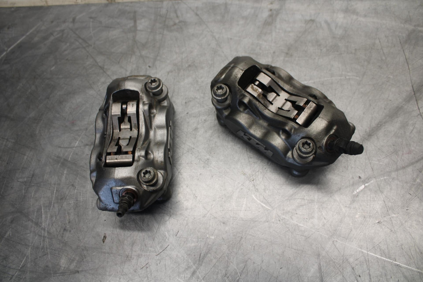 22 KTM 890 ADVENTURE   RIGHT LEFT FRONT BRAKE CALIPER SET PAIR CALIPERS BB514
