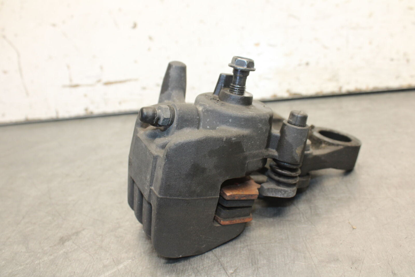 09-12 KAWASAKI NINJA ZX6R REAR BACK BRAKE CALIPER W MOUNT BRACKET BB698