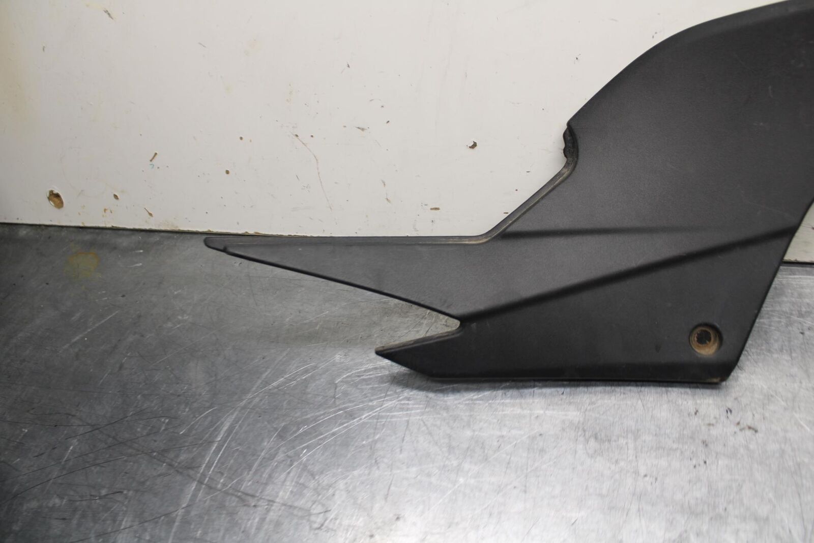 08-12 KAWASAKI NINJA 250R EX250J RIGHT FRONT SIDE SEAT  PANEL TRIM COWL BB612