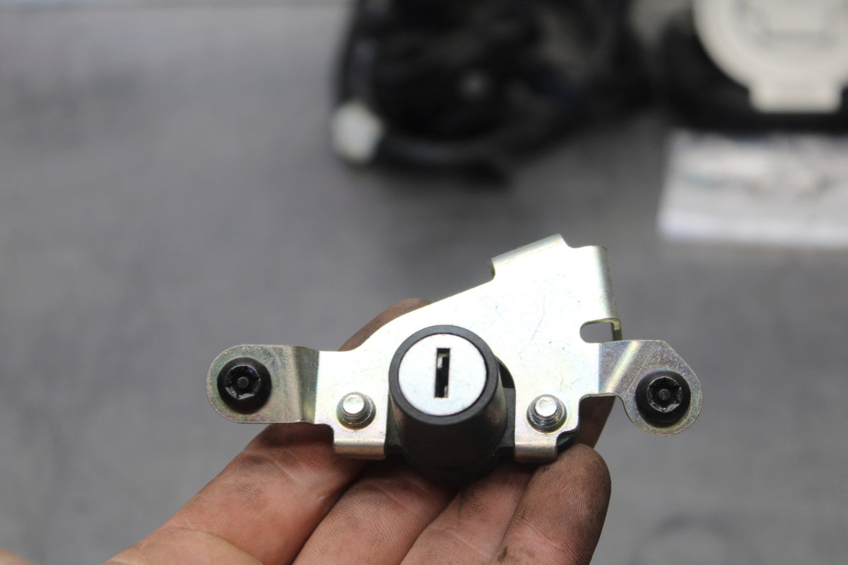 15-17 YAMAHA FJ09 IGNITION LOCK KEY SET W/ GAS CAP AND SEAT LOCK BB906