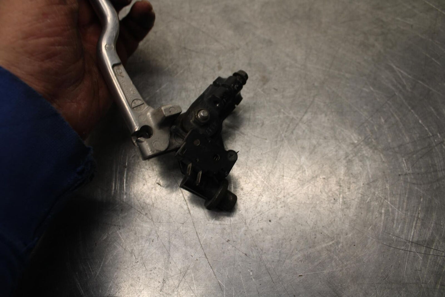 03-04 HONDA CBR600RR CLUTCH LEVER PERCH MOUNT BRACKET BB614