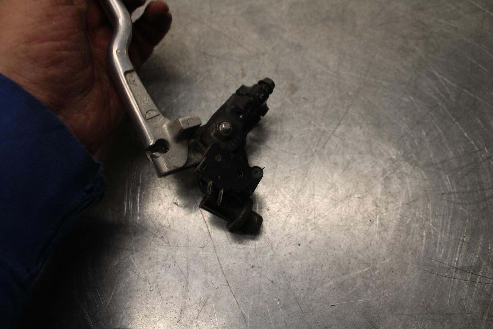 03-04 HONDA CBR600RR CLUTCH LEVER PERCH MOUNT BRACKET BB614