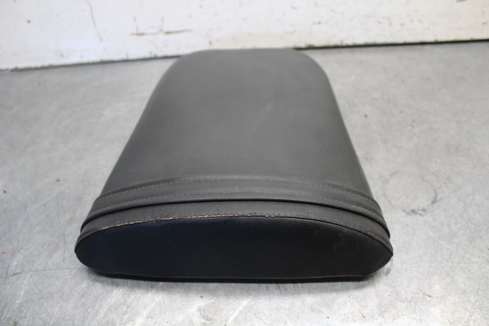 07-12 HONDA CBR600RR REAR BACK PASSENGER TANDEM SEAT PAD SADDLE PILLION BB672