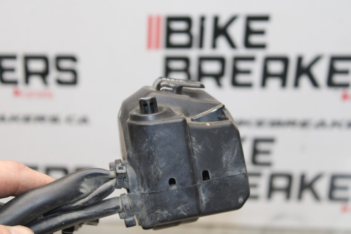 15 TRIUMPH TIGER 800 RIGHT CLIP ON HANDLE KILL OFF START SWITCH SWITCHES BB873