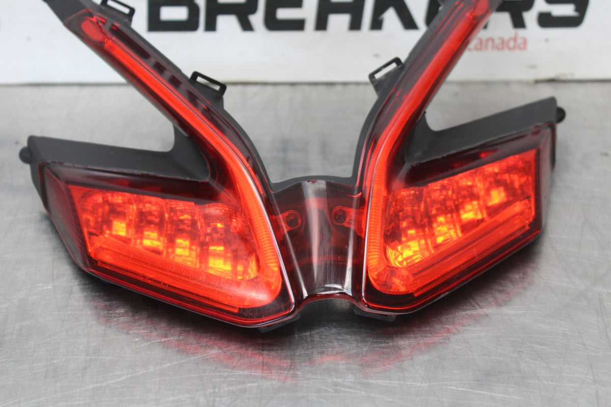 16 DUCATI 959 PANIGALE REAR TAIL TAILLIGHT BACK BRAKE LIGHT BB912