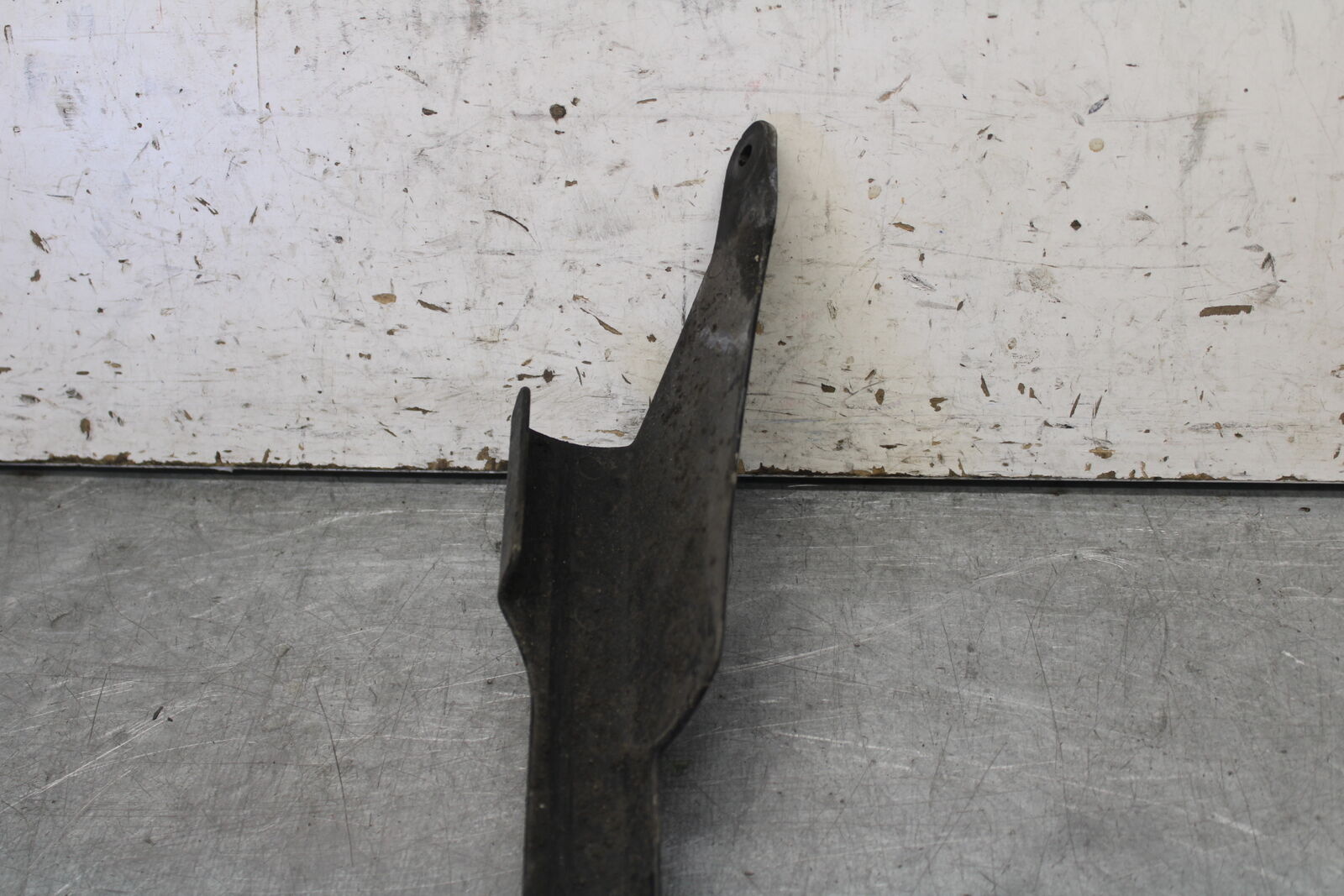 09-12 KAWASAKI NINJA ZX6R REAR BACK DRIVE CHAIN GUARD COVER SHIELD BB698