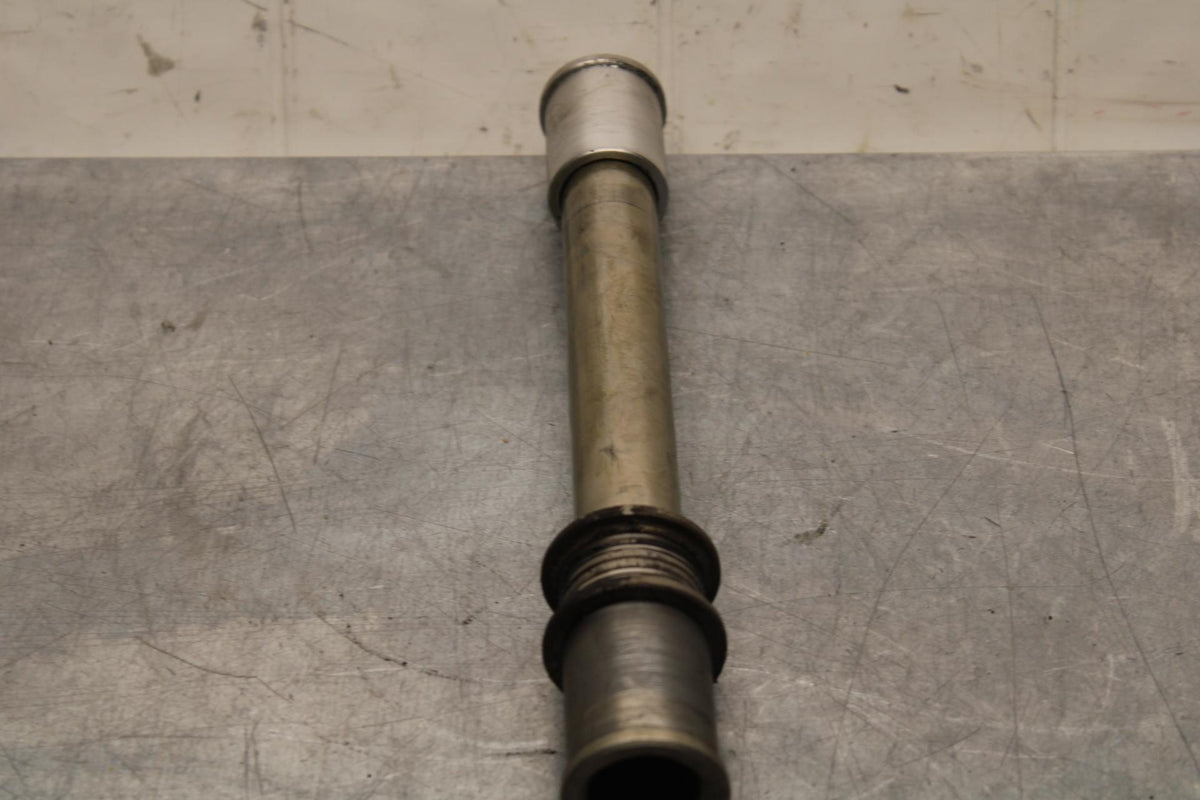 2011 Kawasaki Ninja ZX6R ZX600R FRONT WHEEL RIM AXLE PIVOT BOLT 41068-0604 BB587