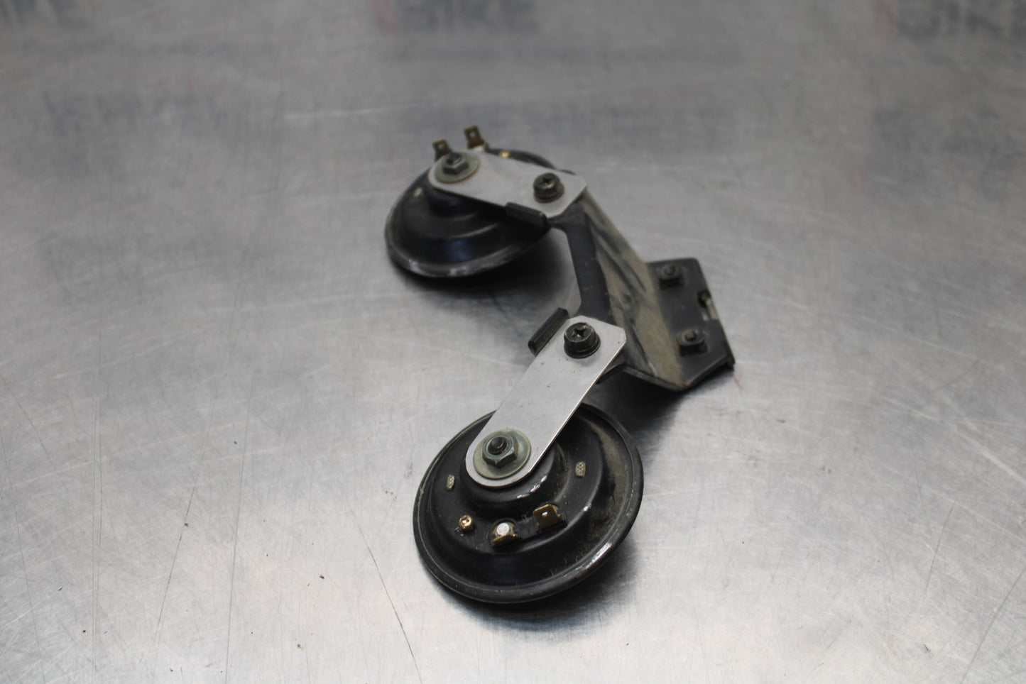 03-08 KAWASAKI VULCAN 1600 HORN SIGNAL SET & BRACKET BB196