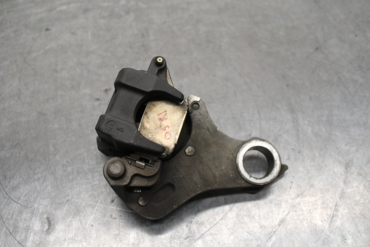 04-05 YAMAHA YZF R1 REAR BACK BRAKE CALIPER W MOUNT BRACKET BB131