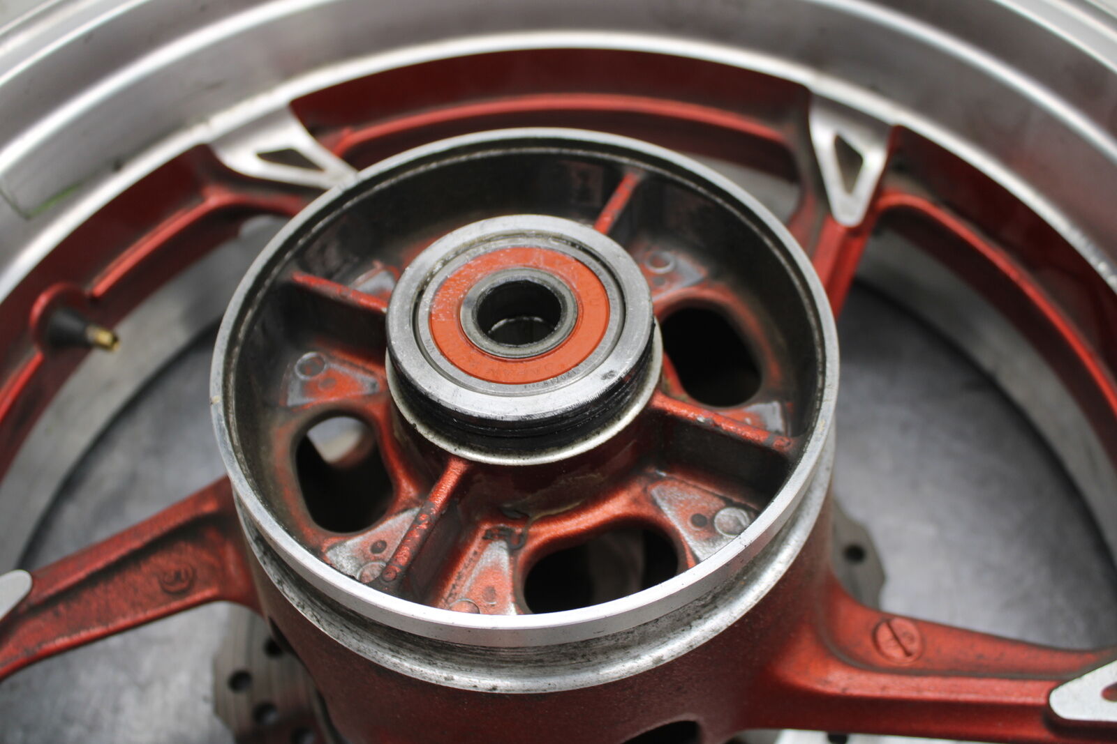 12-13 KAWASAKI Z1000 REAR WHEEL BACK RIM BB743