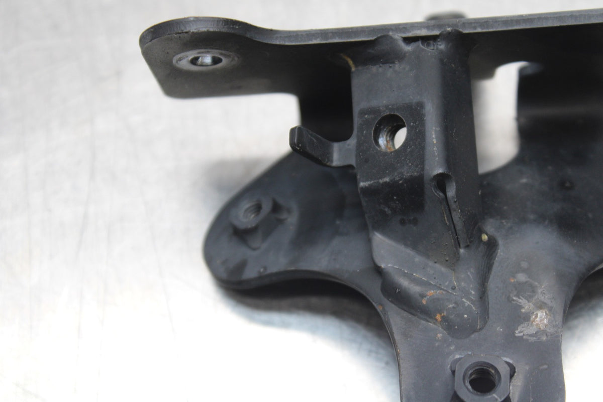2006 Suzuki Boulevard C90 FRONT HEADLIGHT LIGHT MOUNT BRACKET BB849