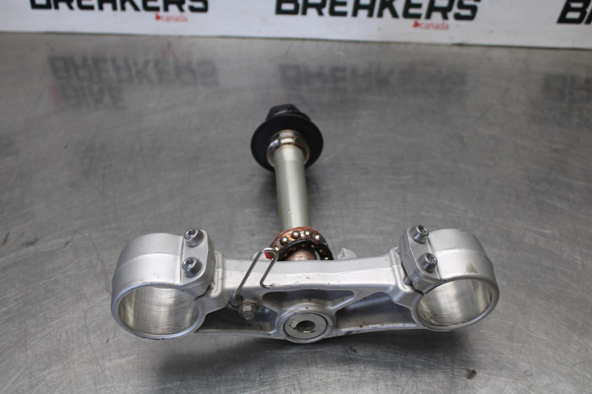 12 TRIUMPH STREET TRIPLE R FRONT FORKS CLAMP LOWER TRIPLE TREE STEM BB914
