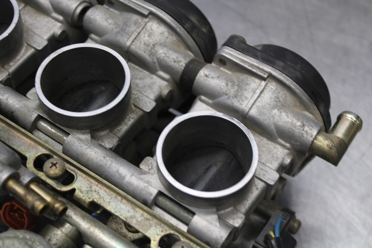 05 YAMAHA YZF R6 MAIN FUEL INJECTORS / THROTTLE BODIES BB894