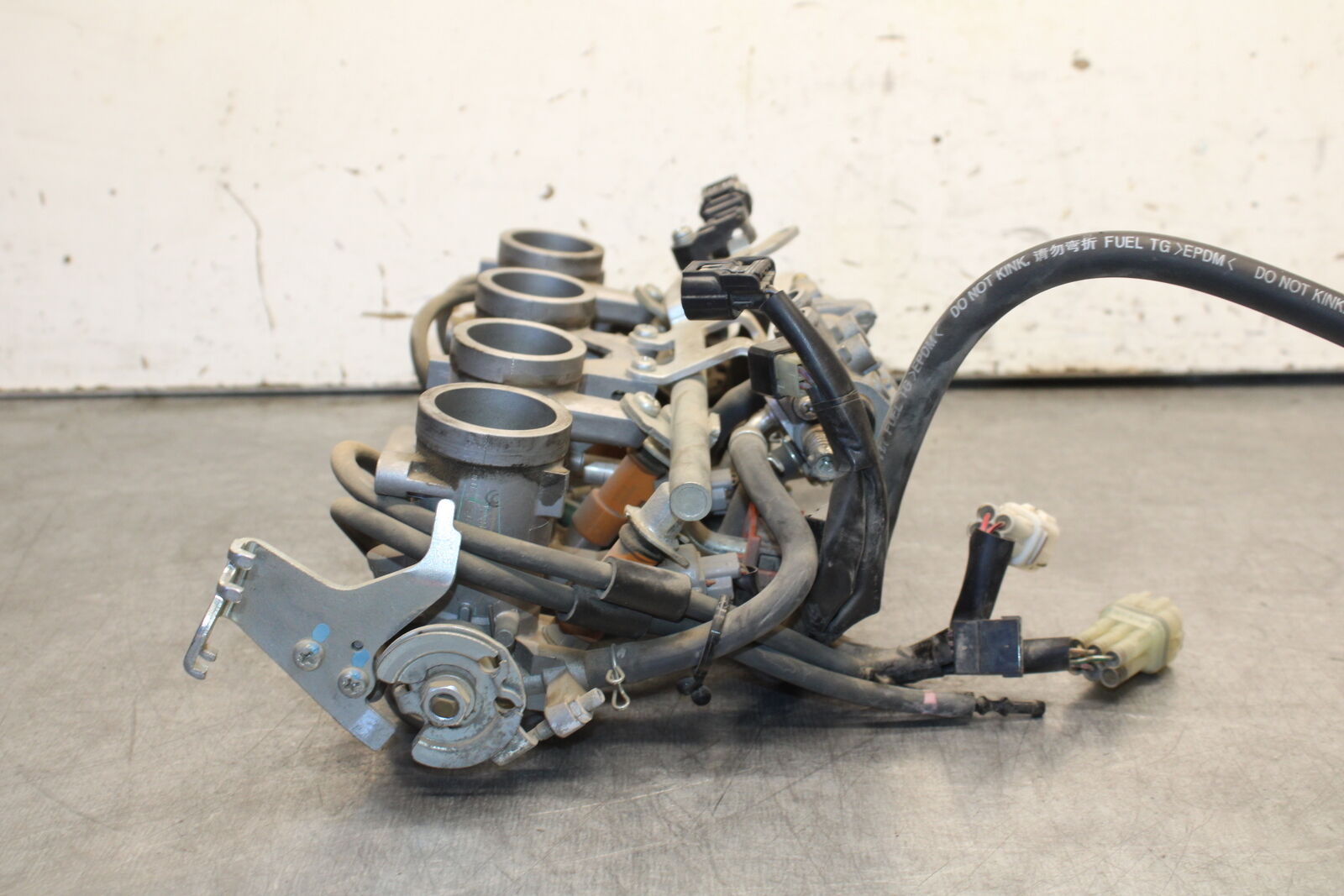 09-15 YAMAHA FZ6R MAIN FUEL INJECTORS / THROTTLE BODIES 20S-13750-00-00 BB686