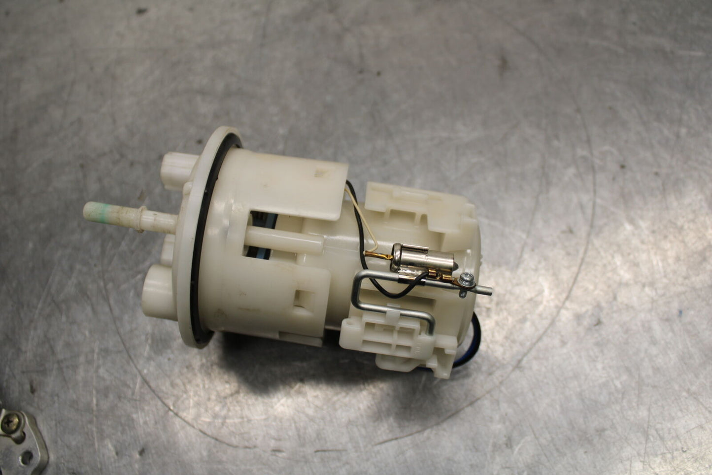 06-07 YAMAHA YZF R6 FUEL PUMP GAS PETROL SENDER UNIT BB742