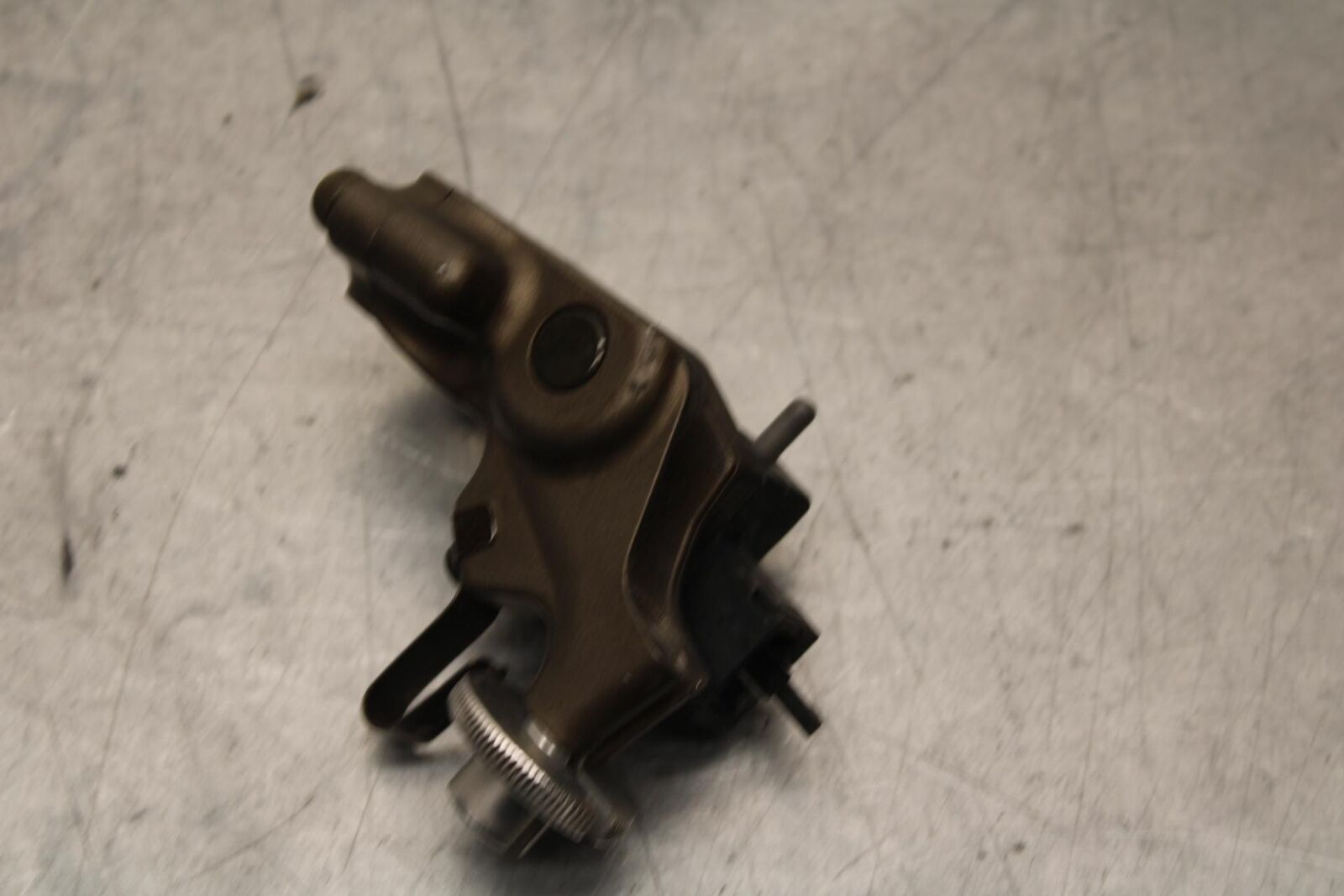 2003 Kawasaki Ninja ZX6RR ZX600K CLUTCH LEVER PERCH MOUNT BRACKET BB66