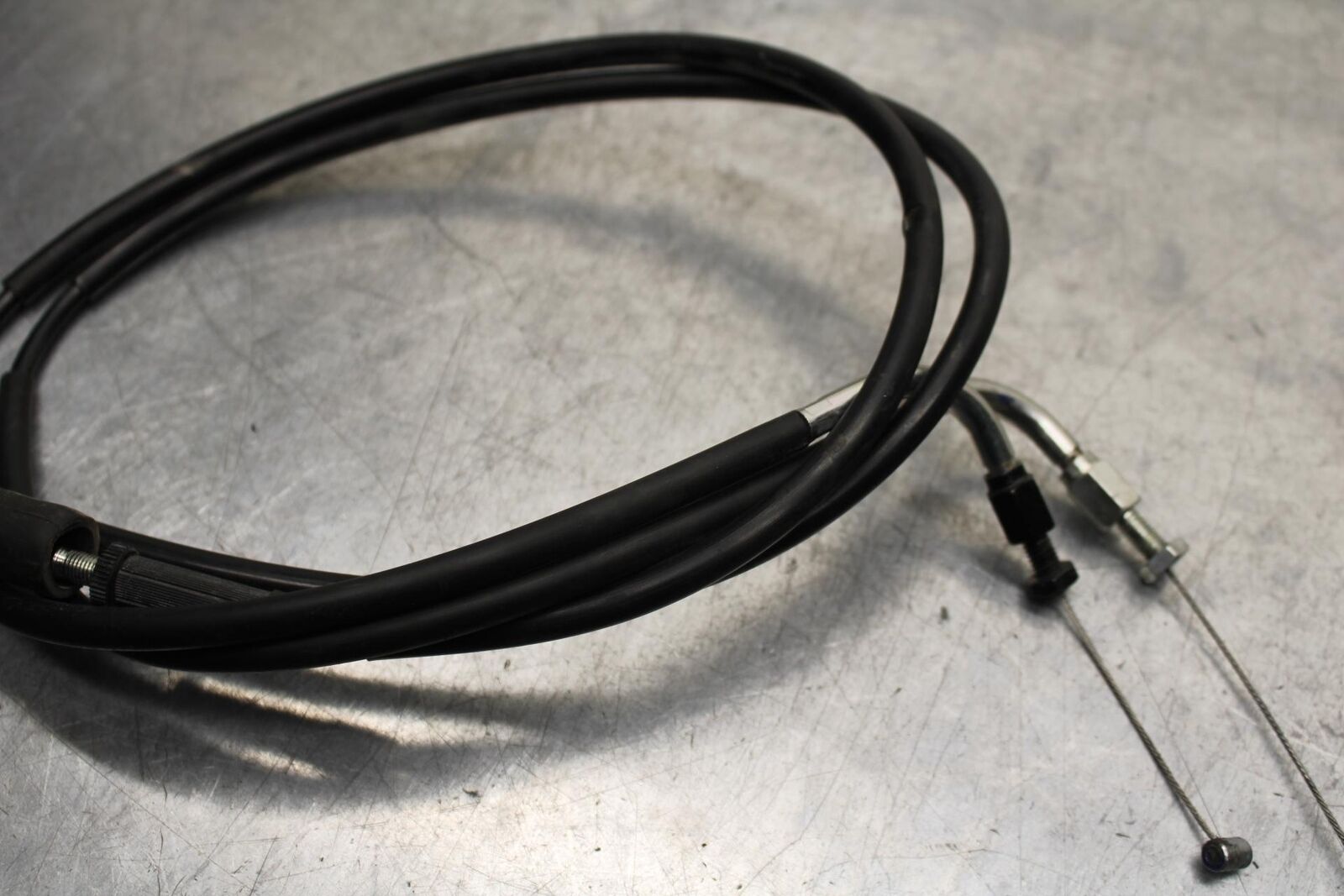 20-21 YAMAHA XSR900 THROTTLE CABLES LINES BB599