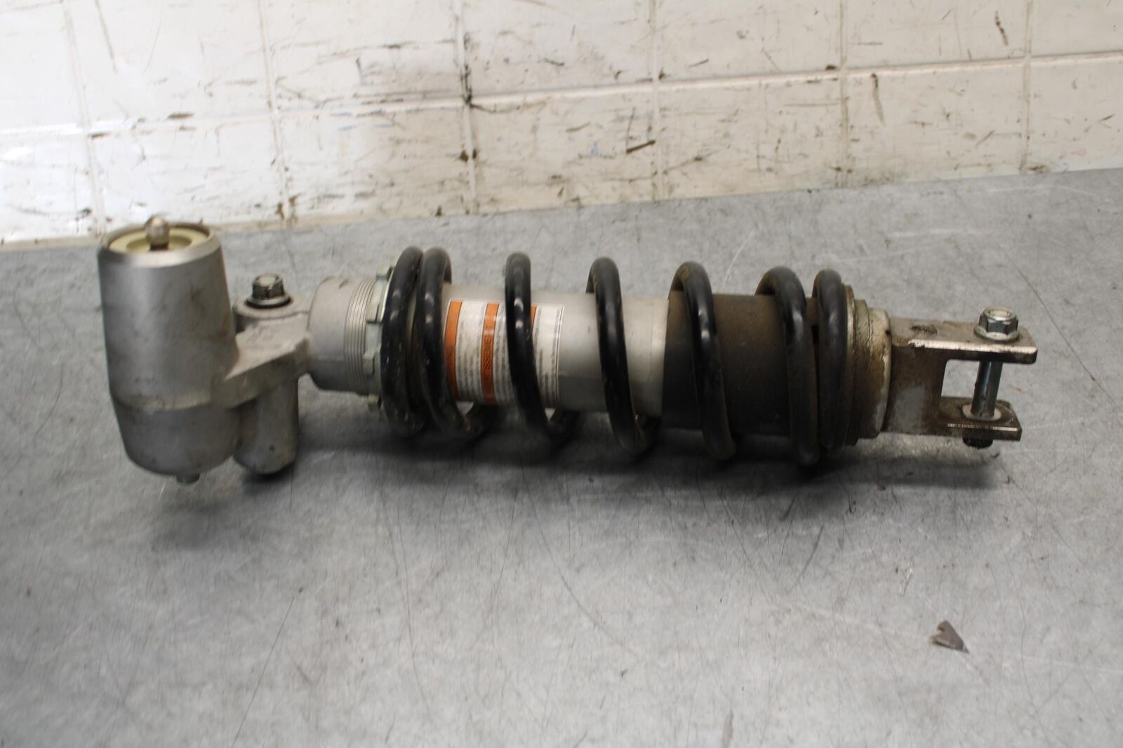 2001 Suzuki GSXR600 REAR BACK SHOCK ABSORBER SUSPENSION 62100-39F10  BB59
