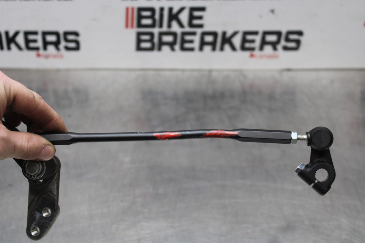 11-25 SUZUKI GSXR 600  SHIFTER LINKAGE SHIFT LINK PEDAL BB830