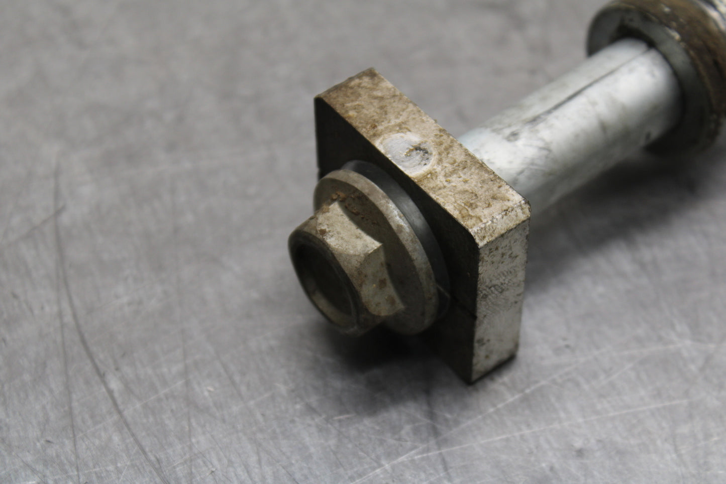 12-17 KAWASAKI NINJA 650 REAR AXLE BACK WHEEL RIM PIVOT BOLT AXEL BB129