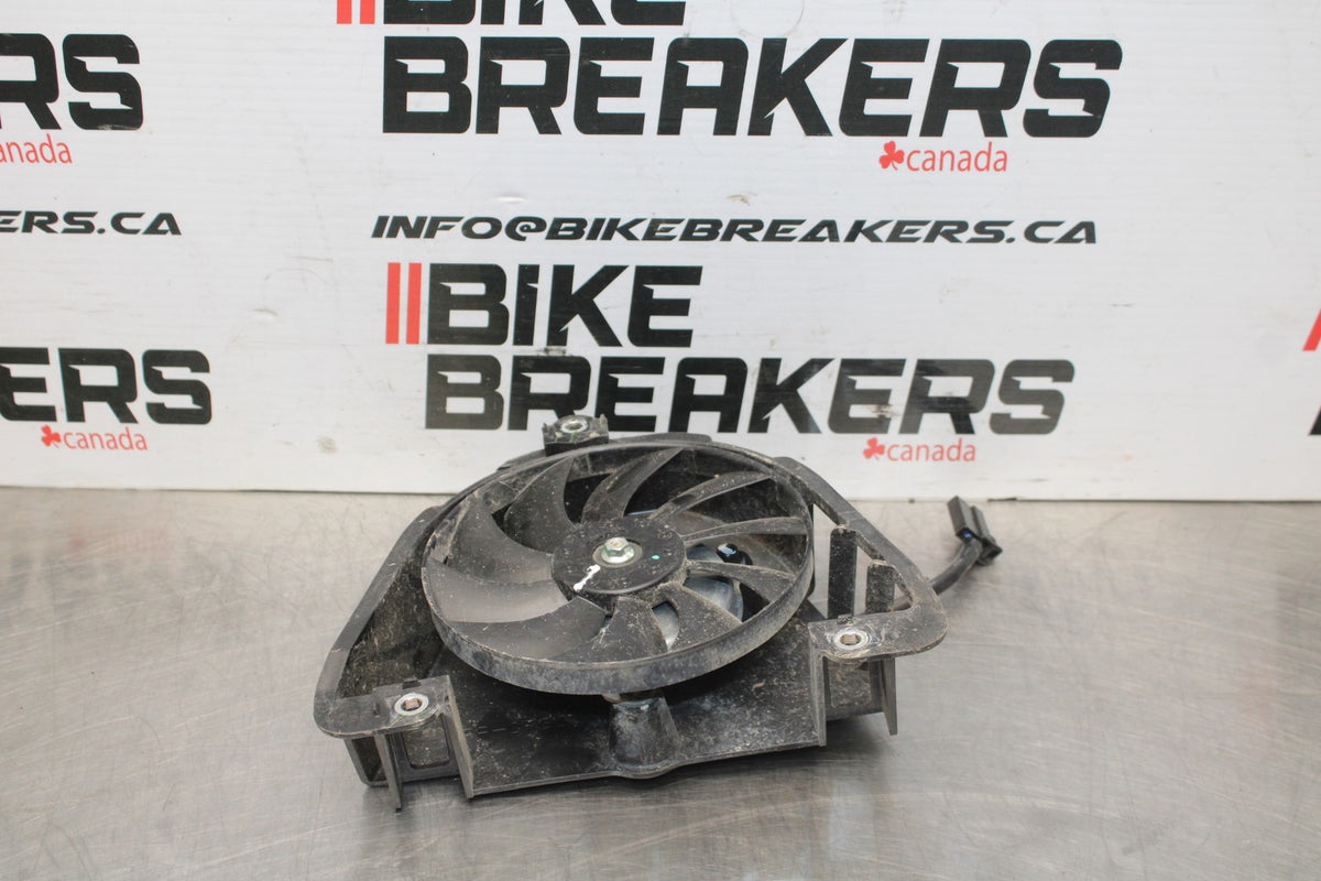 23 YAMAHA YZF R3 ENGINE RADIATOR COOLING FAN BB806