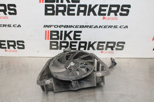 23 YAMAHA YZF R3 ENGINE RADIATOR COOLING FAN BB806