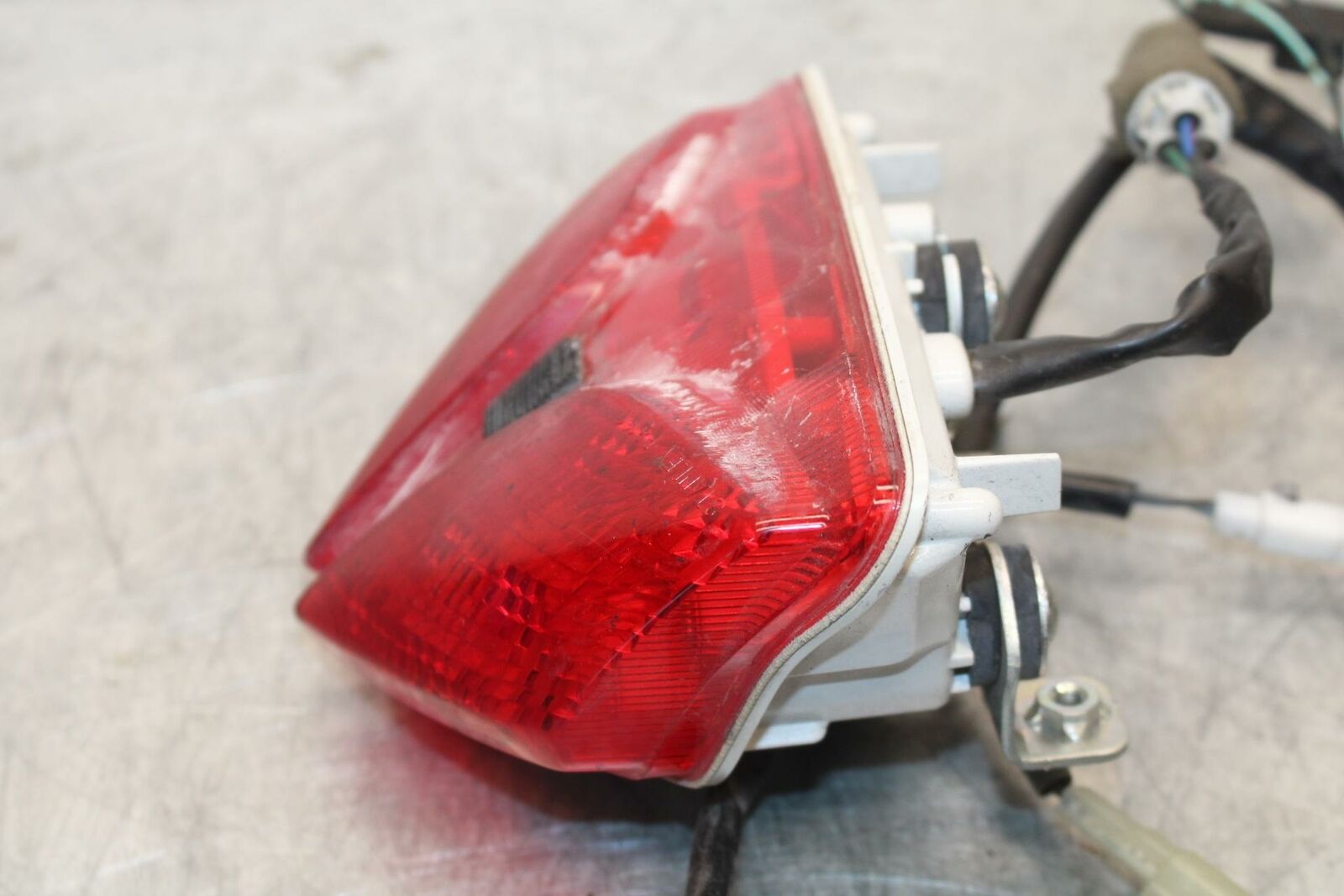 15-21 SUZUKI GSXR600 REAR TAIL TAILLIGHT BACK BRAKE LIGHT BB418 B