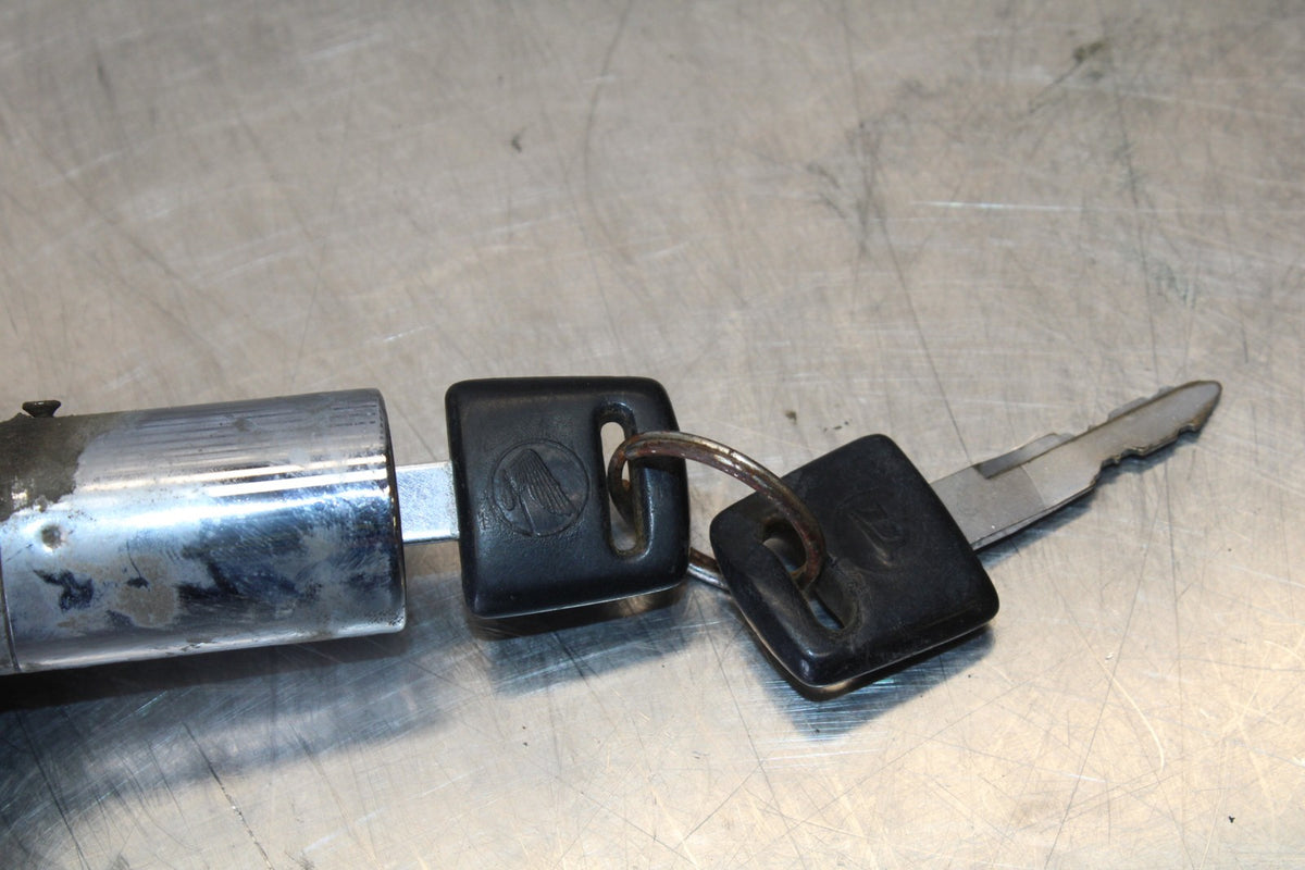 76-77 HONDA GOLDWING 1000 IGNITION LOCK W KEYS BB171