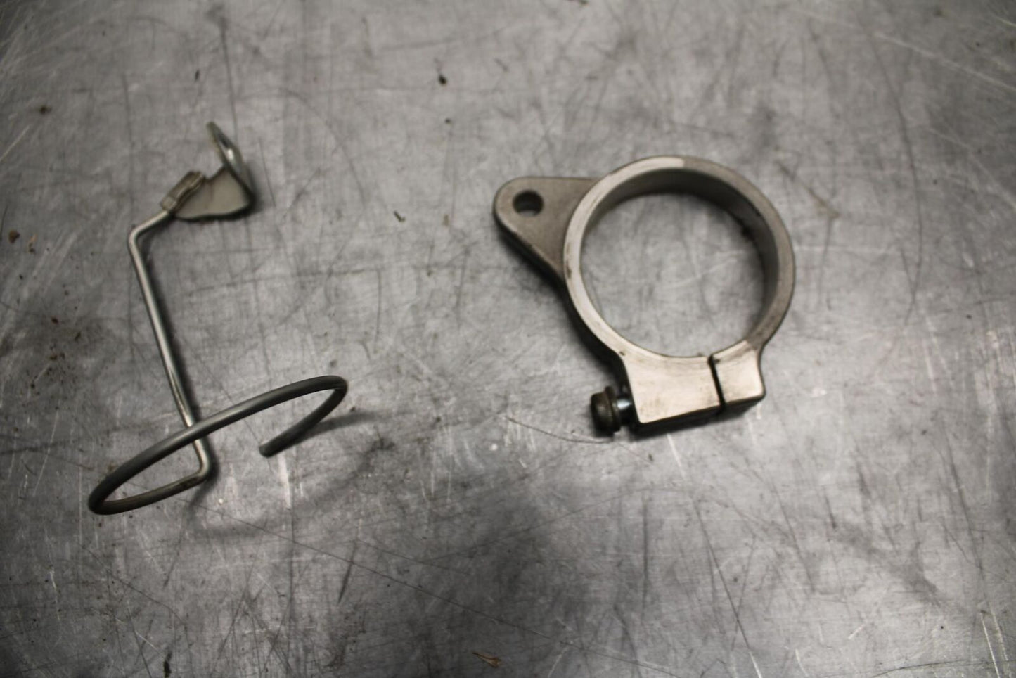91-92 SUZUKI GSXR750 M  STEERING DAMPER STABILIZER BRACKET BB493