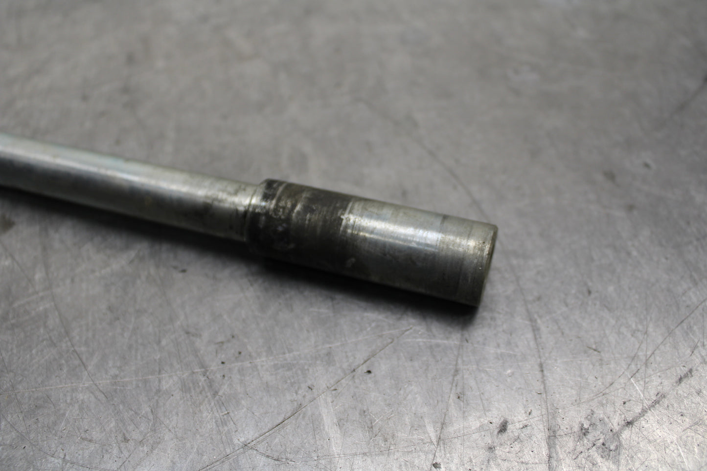 03 SUZUKI SV650S FRONT WHEEL RIM AXLE PIVOT BOLT BB130