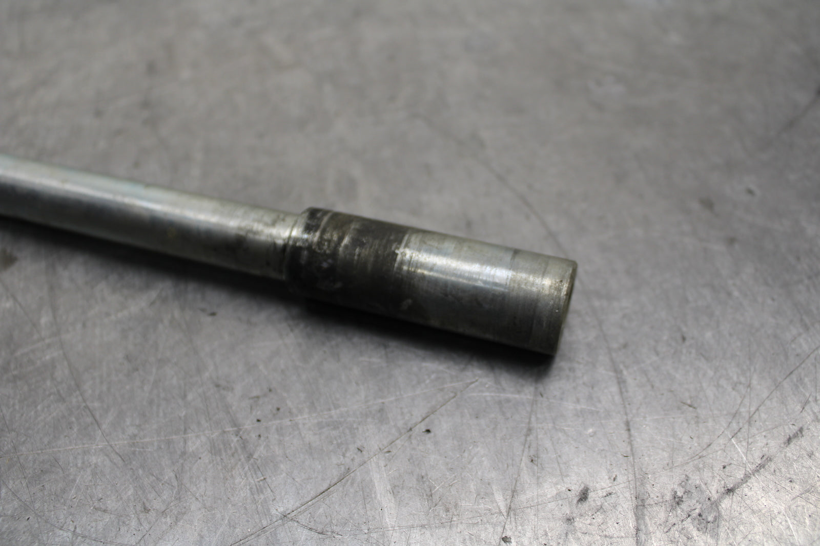 03 SUZUKI SV650S FRONT WHEEL RIM AXLE PIVOT BOLT BB130