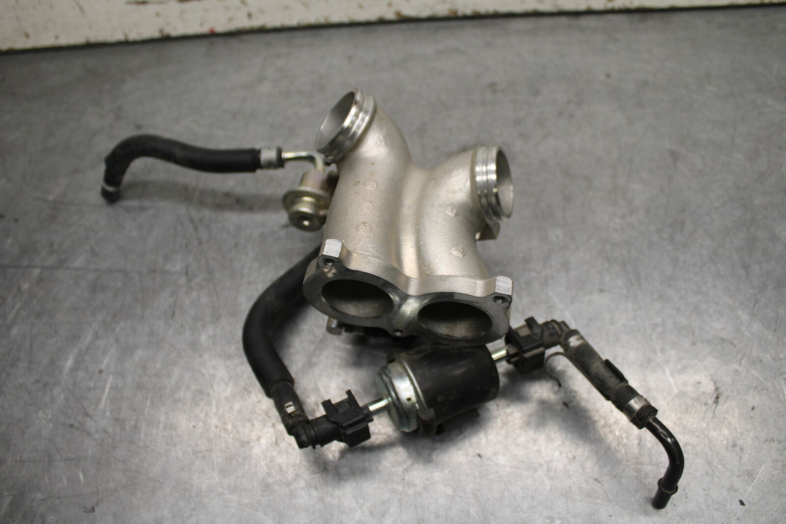 17-24 YAMAHA BOLT XVS950 AIR INTAKE MANIFOLD BB729