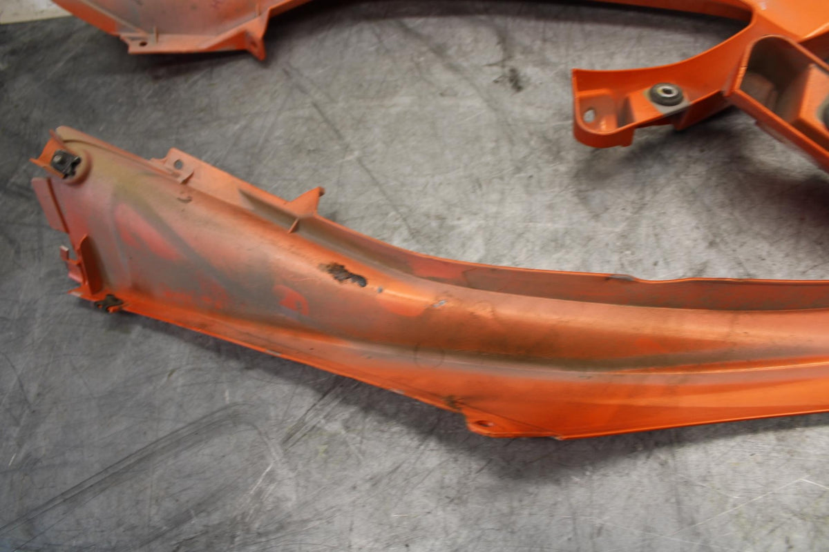 2009 Yamaha YZF R6  FRONT UPPER MID SIDE FAIRING COWL PLASTIC PAIR BB532