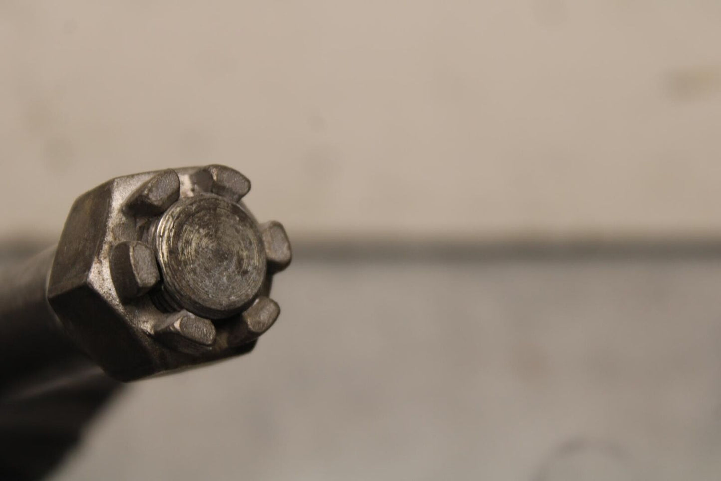 03-08 KAWASAKI VULCAN 1600 REAR AXLE BACK WHEEL RIM PIVOT BOLT AXEL BB616