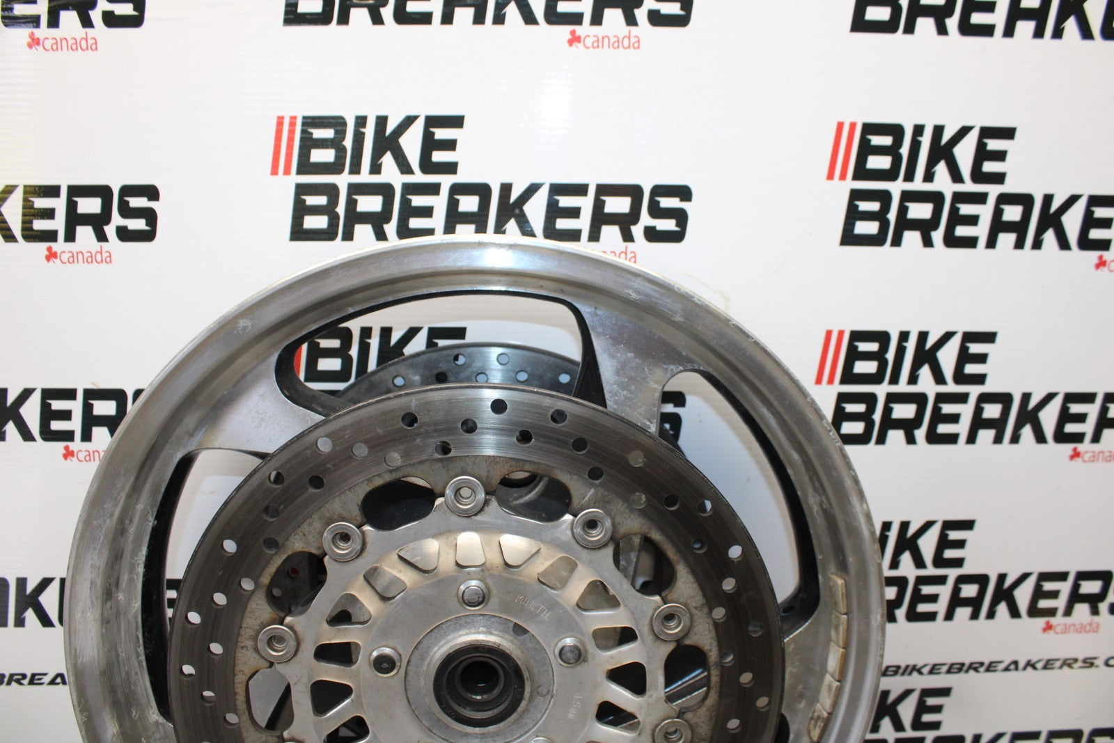 05 TRIUMPH ROCKET III FRONT WHEEL FRONT RIM & ROTORS BB186