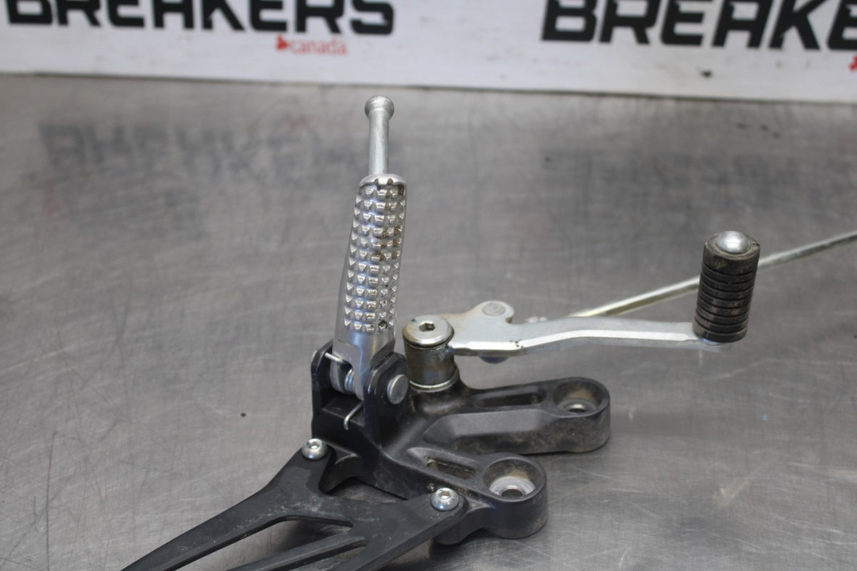22-25 YAMAHA YZF R7 LEFT REARSET REAR SET FOOT PEG W SHIFTER BB940