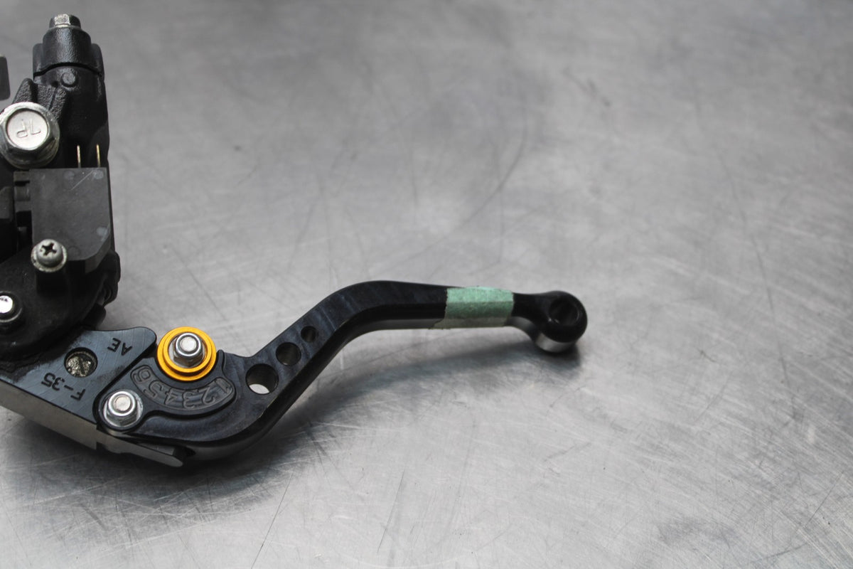 11-26 SUZUKI GSXR750 FRONT BRAKE MASTER CYLINDER w/ LEVER BB900
