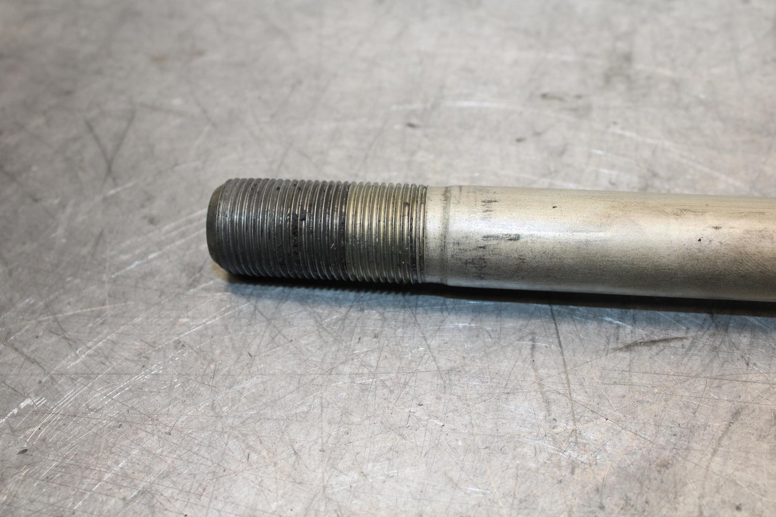 17 KAWASAKI Z900 ZR900 FRONT WHEEL RIM AXLE PIVOT BOLT BB549