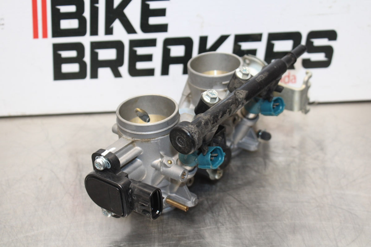 22-25 YAMAHA YZF R7 MAIN FUEL INJECTORS / THROTTLE BODIES  BB176