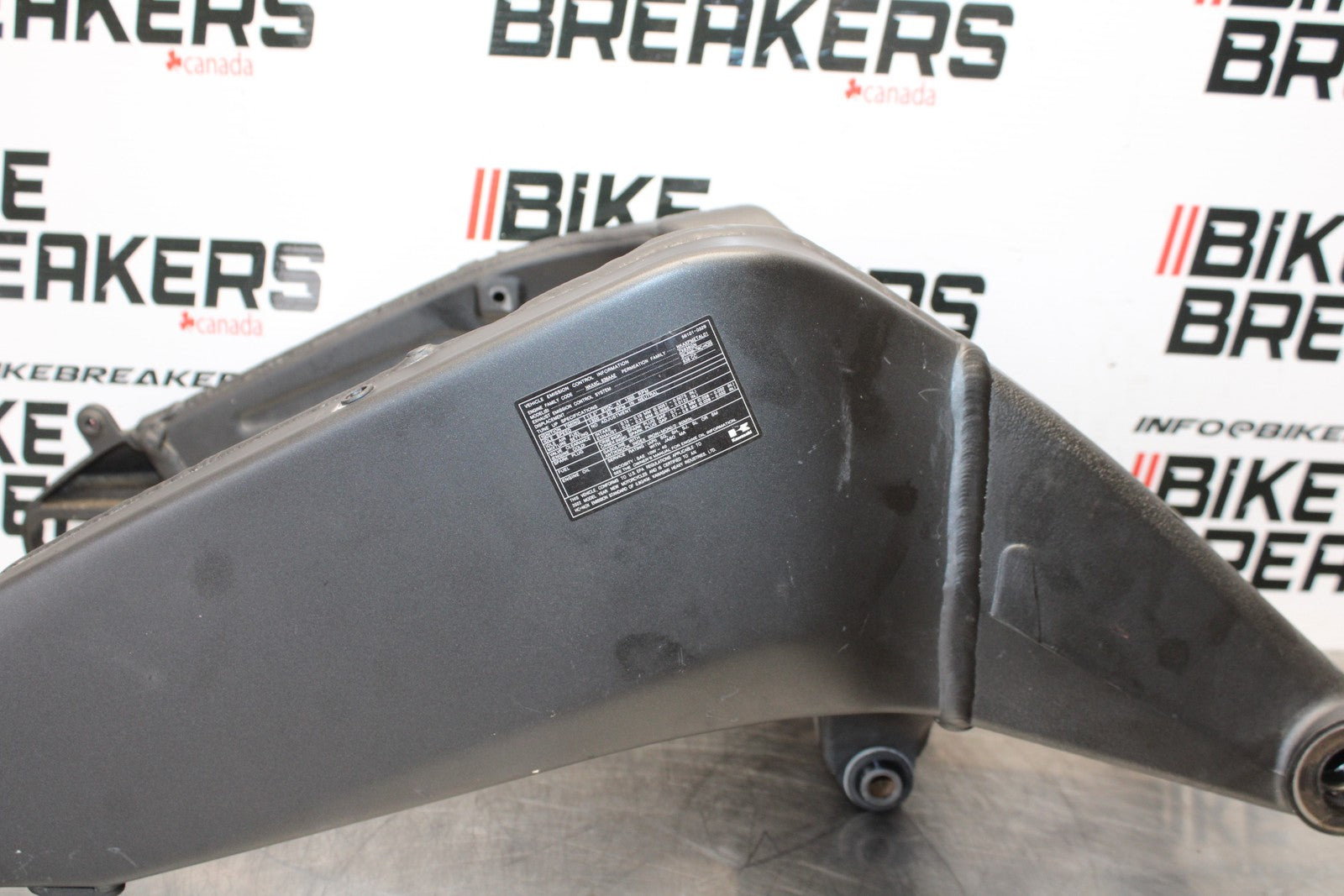 21-23 KAWASAKI NINJA ZX6R REAR SWINGARM BACK SUSPENSION SWING ARM BB179