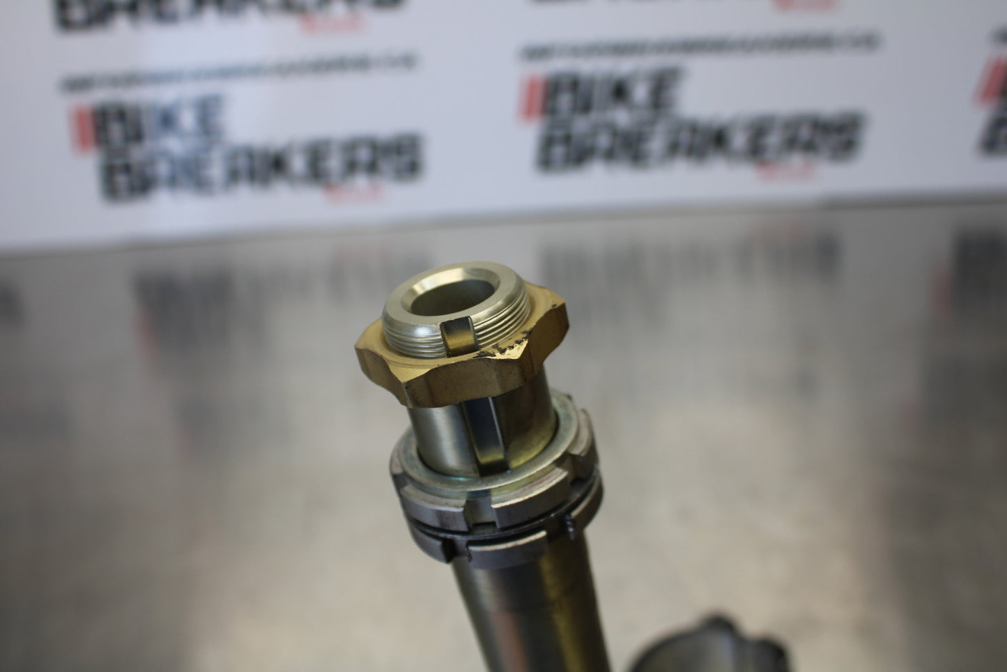 11 SUZUKI GSXR1000 FRONT FORKS CLAMP LOWER TRIPLE TREE STEM BB142