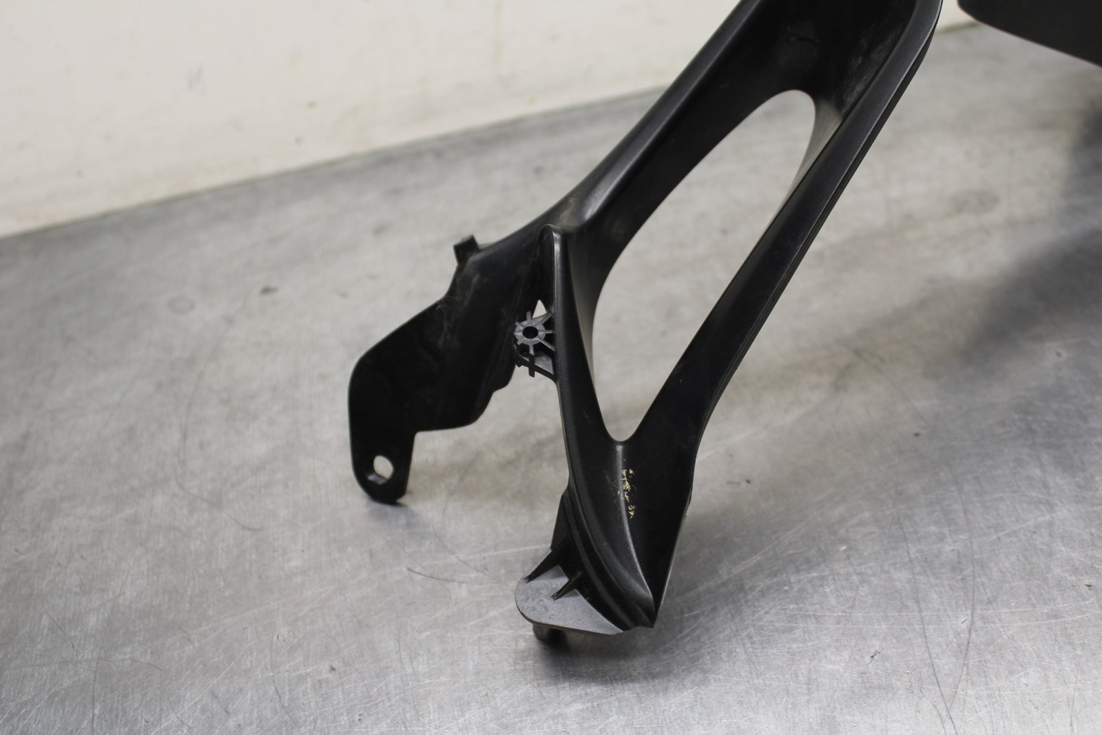 09 SUZUKI GSXR600 FRONT CENTER COWL FAIRING BB759