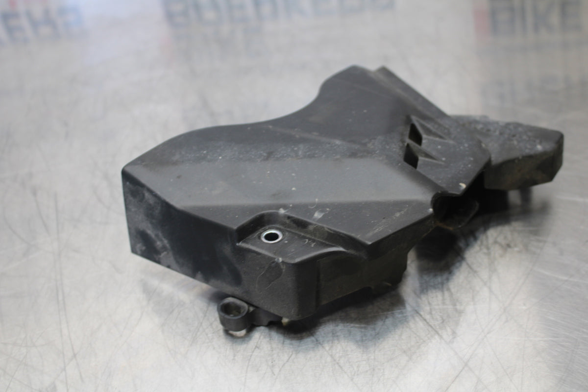 23 YAMAHA YZF R3 ENGINE SPROCKET COVER BB147